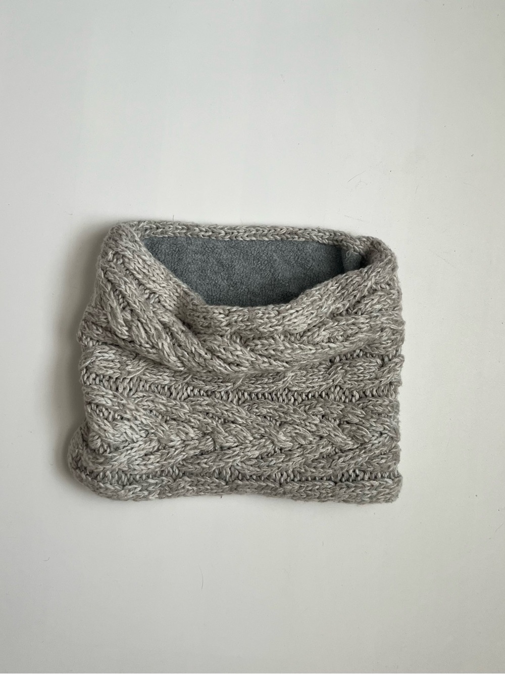 GAP Gray Cable Knit Neck Warmer